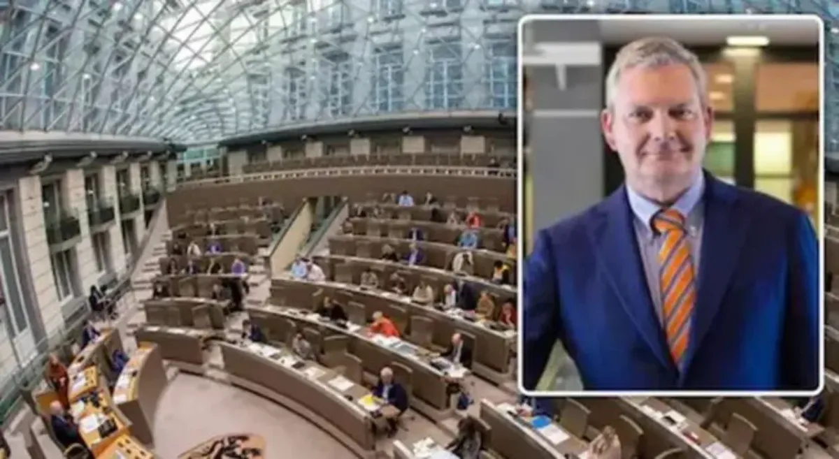 Belgiyalik deputat parlament hojatxonasida o‘n uch soat qolib ketdi