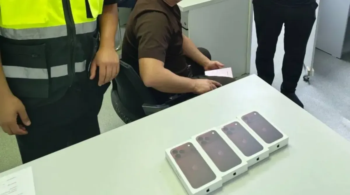Toshkent aeroportida qimmatbaho smartfonlarning noqonuniy olib kirilishi fosh etildi