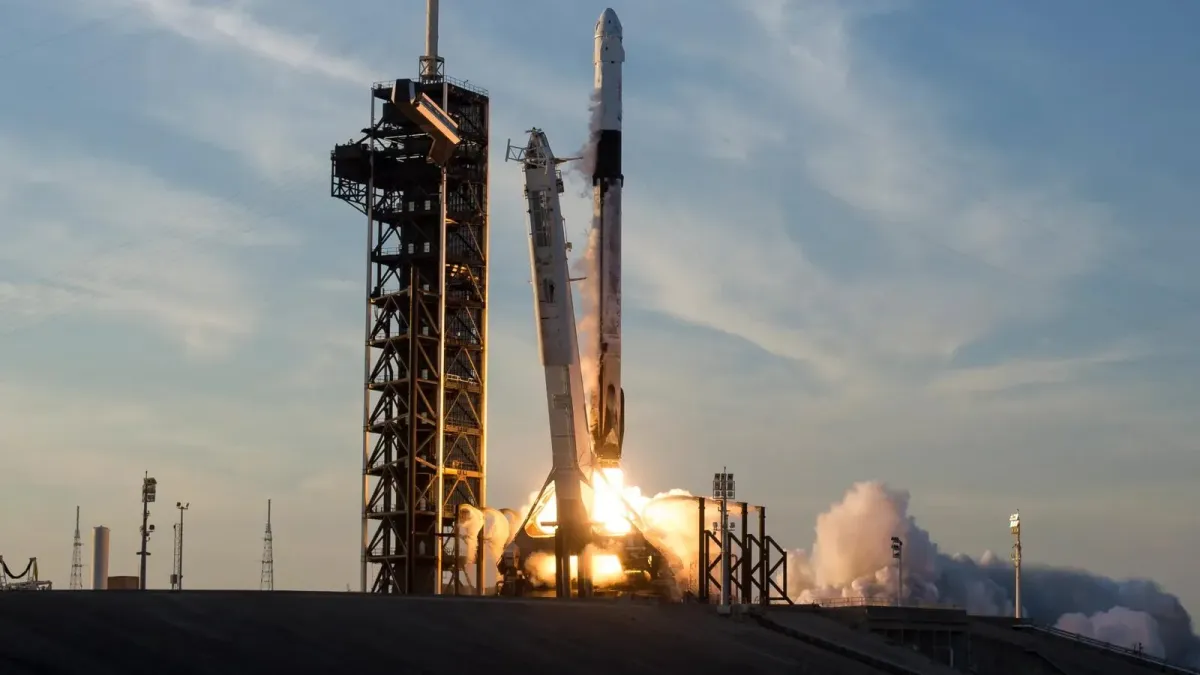 NASA va SpaceX kosmik stansiyaga parvozlarni davom ettiradi