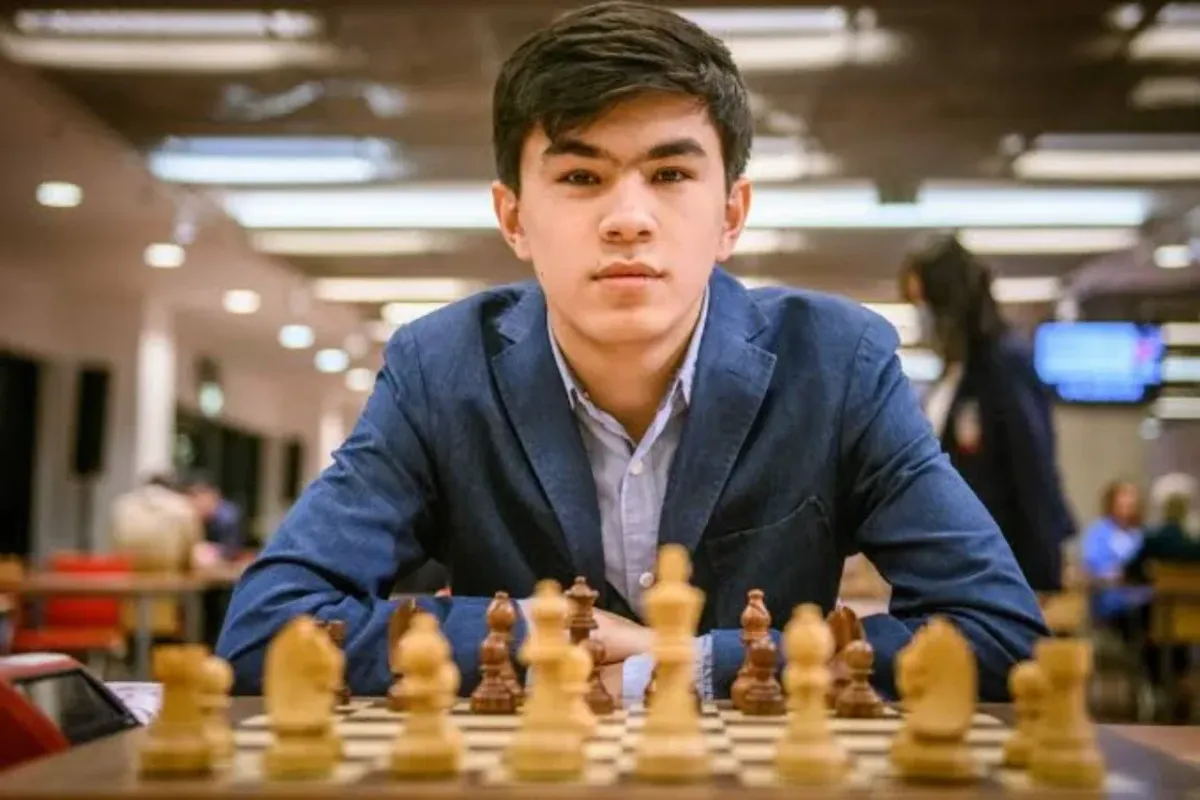 Javohir Sindarov FIDE reytingida tarixiy uchinchi o‘rinni egalladi