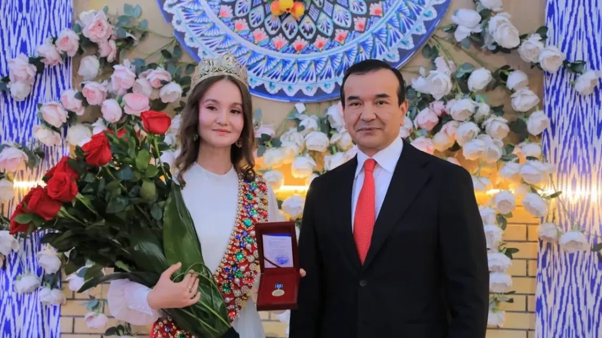 Tatar qizi tanlovi g‘olibiga avtomobil va ko‘krak nishoni topshirildi