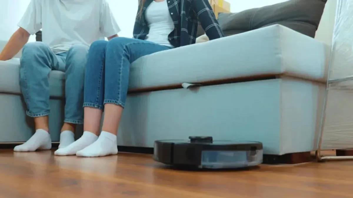 Robot changyutgich yordamida xiyonatni fosh etgan erkak qamaldi