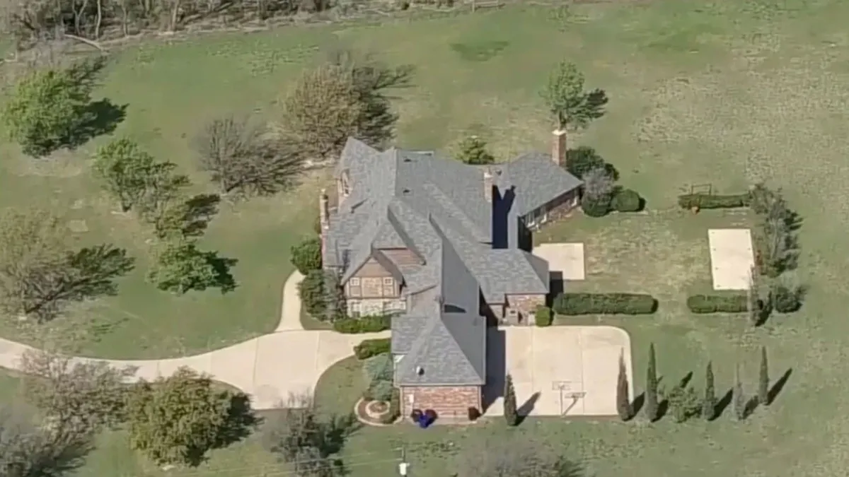 Texasdagi qimmatbaho qasr yoshlar tomonidan vayron qilindi