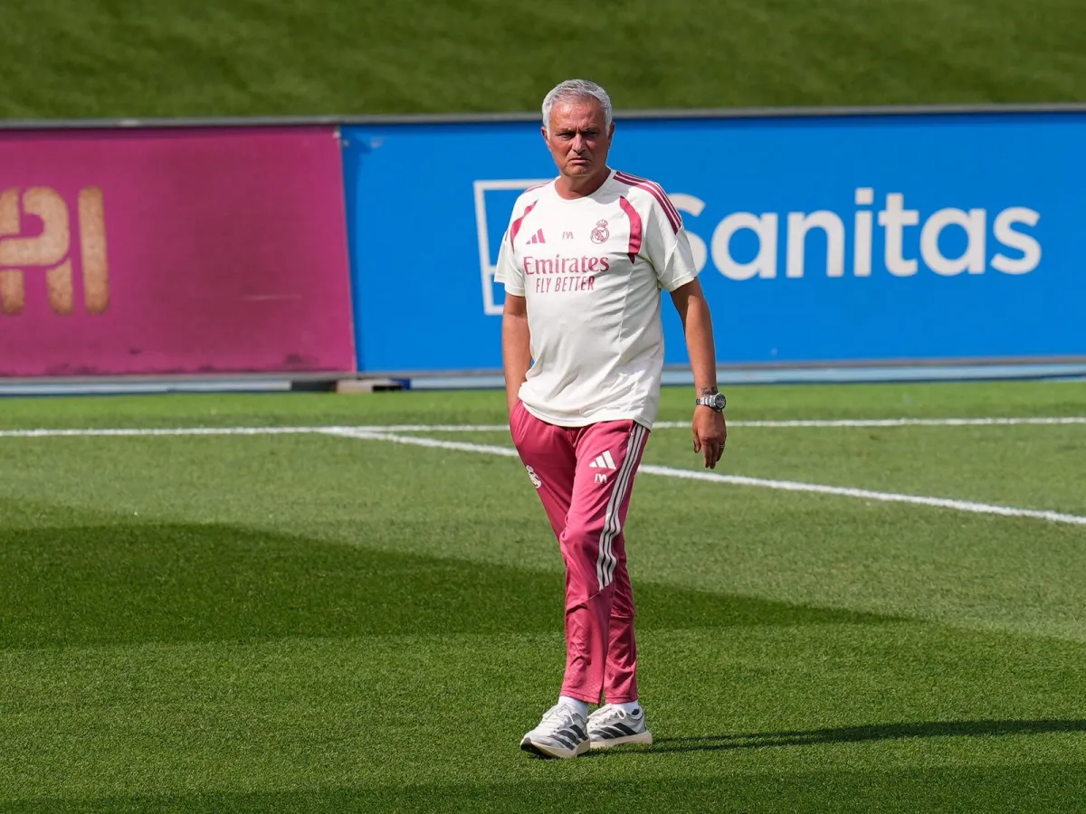 Mourinyu Negreyra ishi jahon futboli uchun katta fojia ekanini aytdi