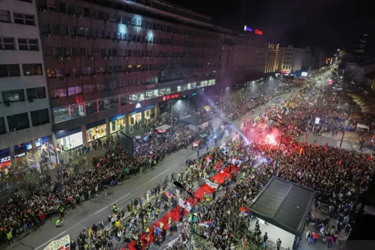 Belgradda o‘n minglab odamlar saylov shaffofligini talab qilmoqda